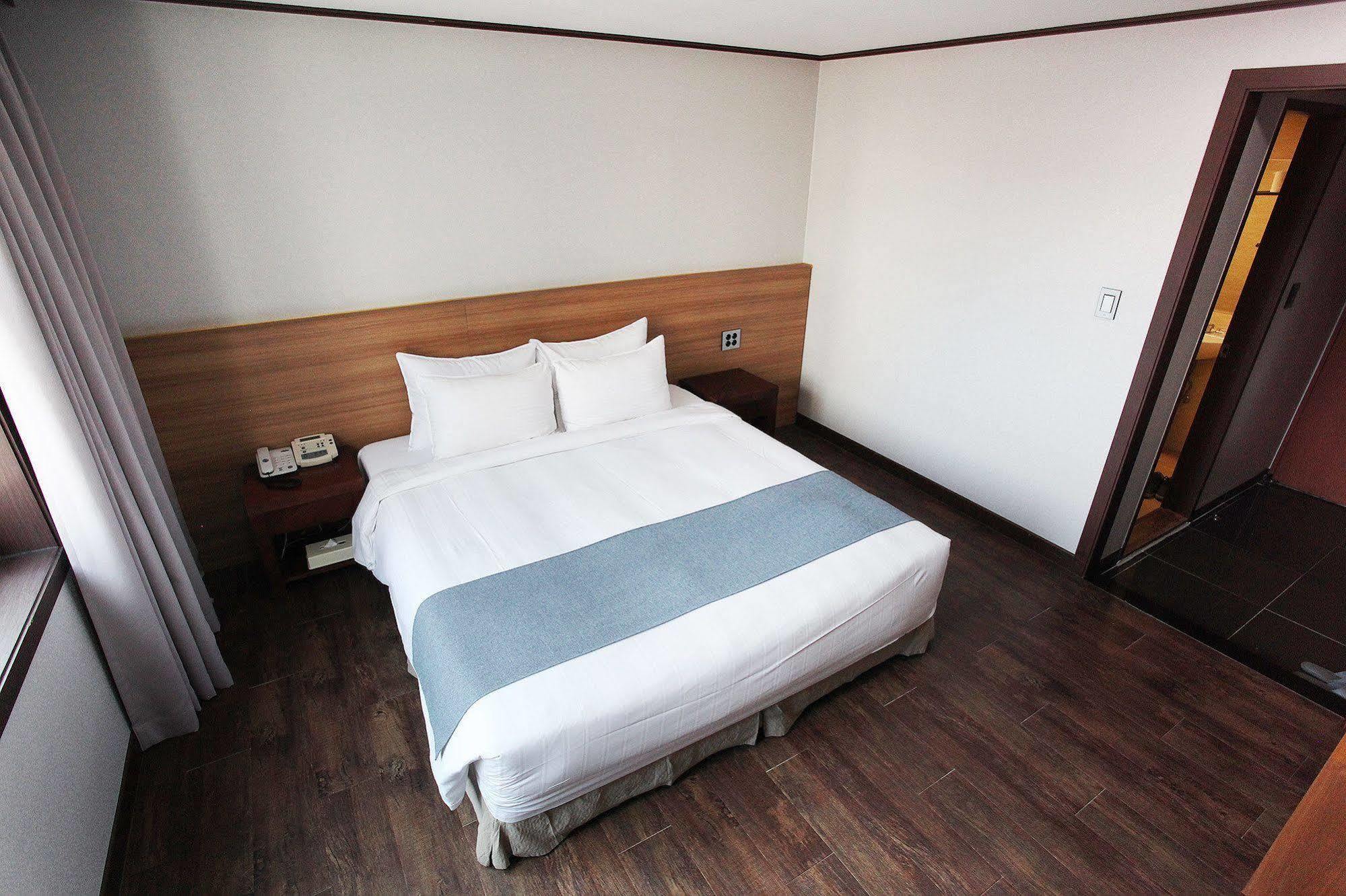 Noblesse Hotel Jeju Exterior foto